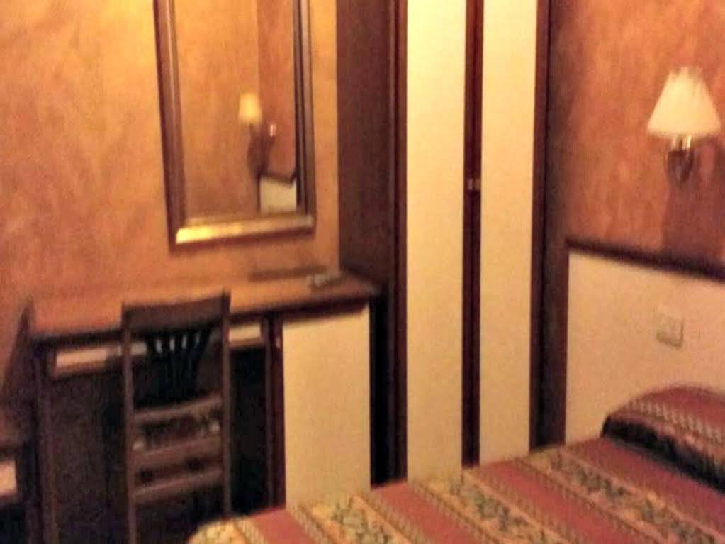 فندق ليلا روما المظهر الخارجي الصورة